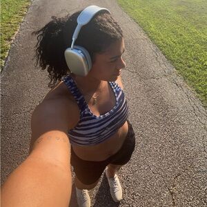 Meet your Posher, Lex